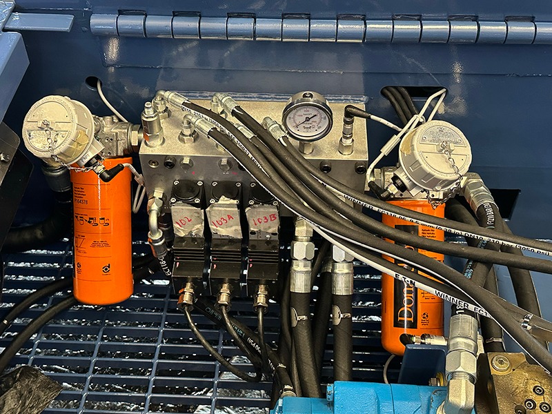 Elgin Apex 14FHD hydraulic system